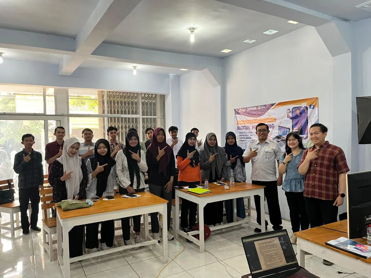 Foto Aktivitas Manajemen Usaha Terapan